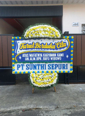 Papan Bunga Duka di Brang Rea