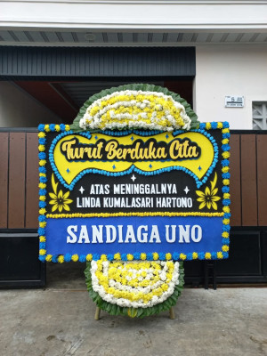 Papan Bunga Duka di Brang Rea
