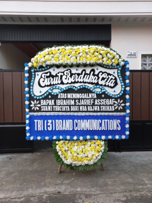 Papan Bunga Duka di Brang Rea
